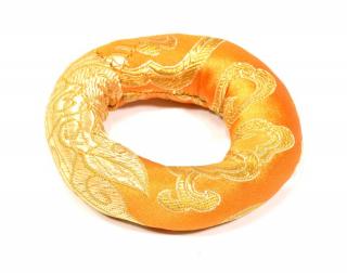 Sanu Babu Podložka pod tibetskú misu zo zlato-oranžového brokátu, priem. 8cm