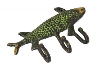 Sanu Babu Vešiak, ryba, mosadz, tri háčiky, zelená patina, 16cm