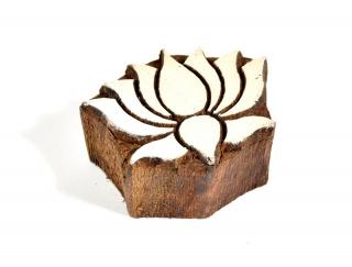 Sanu Babu Vyrezávaná pečiatka "Lotosový kvet", ručné práce, palisander, 7x6cm