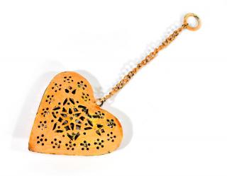 Sanu Babu Závesná dekorácia - ručne vyrezané oranžové srdce, kov, 11x3x12cm