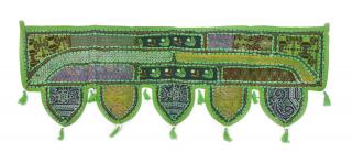 Sanu Babu Zelený záves nad dvere so výšivkou a strapcami, 103x36cm (9B)