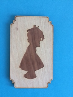 Drevená tabuľka Dievča 11 x 6,5 cm (Drevená tabuľka Dievča 11 x 6,5 cm)