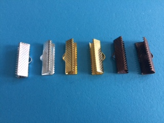 Koncovka na stužku plochá 20 x 6 mm, rôzne farby (Koncovka na stužku plochá 20 x 6 mm - rôzne farby)