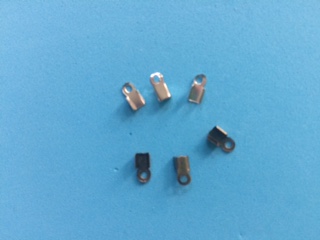 Koncovka plochá 6 x 3 mm, rôzne farby (Koncovka plochá 6 X 3 mm, rôzne farby)