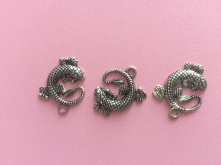 Prívesok kovový jašterica 20 x 20 mm, staré striebro (Prívesok kovový jašterica 20 x 20 mm, staré striebro)