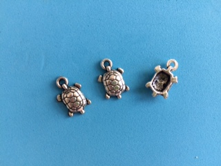 Prívesok kovový korytnačka 13 x 8 mm, staré striebro (Prívesok kovový korytnačka 13 x 8 mm, staré striebro)