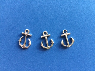 Prívesok kovový kotva 13 x 10 mm, staré striebro (Prívesok kovový kotva 13 x 10 mm, staré striebro)
