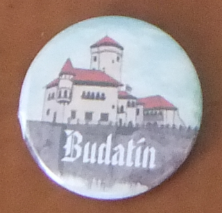 Button 37mm špendlík - Budatín