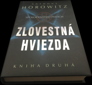 Spoločenstvo piatich - Zlovestná hviezda - Kniha druhá