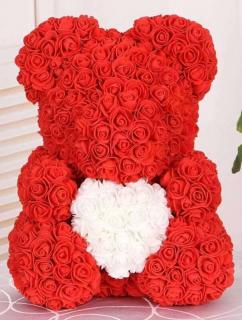 Macko z ruží červený so srdcom 40cm + darčekový box