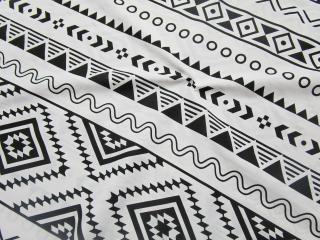 Bavlna bavlna  čierny geometrický vzor