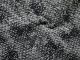 Kostýmovka vlnená sivá  čierne kvety