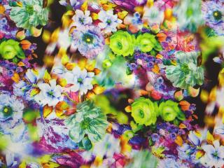 Šatovka s viskózou pestrofarebná  kvety