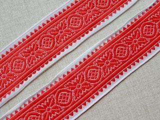 Stuha krojová biela  červený vzor  - 4,5 cm 