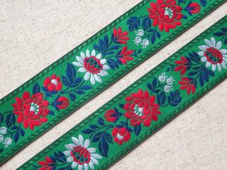 Stuha krojová zelená  biele a červené kvety  - 3,5 cm