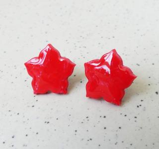 Antialergické napichovacie náušnice červené kvety - chirurgická oceľ (Handmade červené antialergické napichovačky v tvare kvetov)