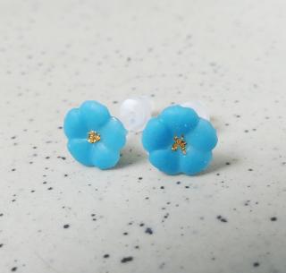Antialergické napichovacie náušnice nezábudky (Handmade modré antialergické napichovačky v tvare nezábudiek)