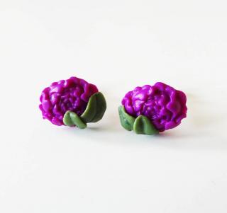 Antialergické napichovacie náušnice pivonky z polymérovej hmoty - väčšie (Handmade antialergické napichovačky v tvare pivónie)