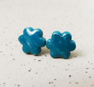 Antialergické napichovacie náušnice smaragdové mramorové kvety - chirurgická oceľ (Handmade smaragdovo-zelené antialergické napichovačky v tvare kvetu)