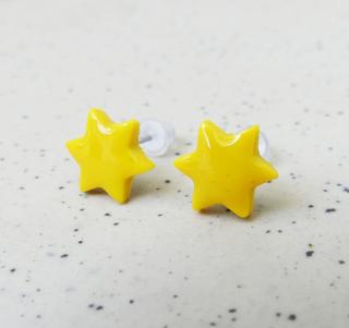Antialergické napichovacie náušnice žlté hviezdy - chirurgická oceľ (Handmade žlté antialergické napichovačky v tvare hviezd)