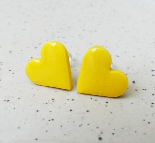 Antialergické napichovacie náušnice žlté srdcia - chirurgická oceľ (Handmade žlté antialergické napichovačky v tvare srdiečok)