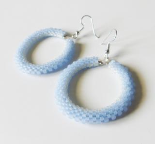 Bledomodré kruhové handmade náušnice z korálok (Handmade kruhové bledomodré náušnice )