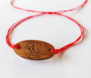 Červený ochranný náramok so znamením zverokruhu - panna (Červený náramok proti urieknutiu so znamením panna na dreve)
