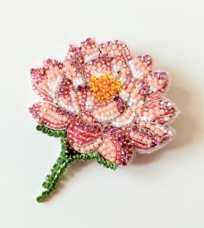 Handmade šitá korálková brošňa lekno (Handmade šitá brošňa z korálok - lotosový kvet)