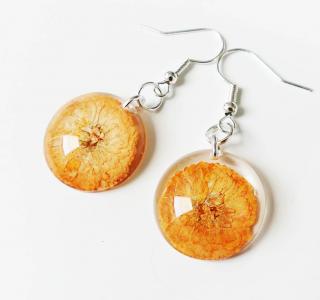Kruhové náušnice zo živice s oranžovými kvetmi (Handmade živicové náušnice kruhy s oranžovými kvetmi)