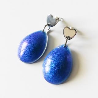 Modré perleťové slzové náušnice zo živice - chirurgická oceľ  (Handmade modré slzové živicové náušnice s perleťovým práškom doplnené chirurgickou oceľou)