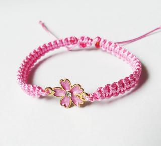 Ružový makramé náramok s kvetom (Ružový shamballa náramok s korálkou)