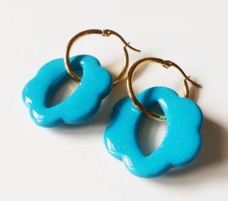Tyrkysovo-zlaté visiace náušnice kvety s chirurgickou oceľou (Handmade visiace náušnice tyrkysovo-zlaté kvety z fima s chirurgickou oceľou)