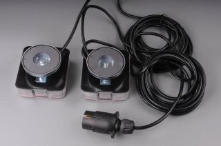2ks Univerzálne LED združené zadné svetlo koncové magnetické 12V E11 na príves (2ks Univerzálne LED združené zádné svetlo koncové 12V 105x98mm pre pravú a ľavú montáž s homologizáciou E11 na príves s kabelážou (4m) a zásuvkou (7 pin) na magnety)