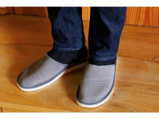Pánske papuče semišové, sivé Veľkosť obuvi: 40