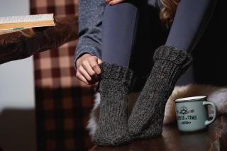 Ručne pletené ponožky 100% ovčia vlna čierne Veľkosť: 36-38