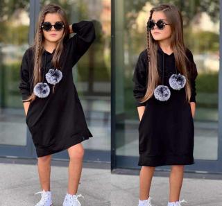 Dievčenské šaty s brmbolcami čierne Veľkosť: 122