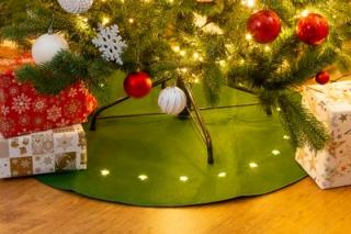 Koberec MagicHome Vianoce, zelený, pod vianočný stromček, s hviezdičkami, 22x LED, teplá biela, 2xAA, 90 cm