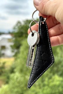 Kožená kľúčenka Black