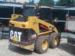 CATERPILLAR - 226B - Nakladač šmykom riadený ( UNC )