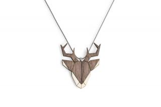 Drevený prívesok Deer Pendant