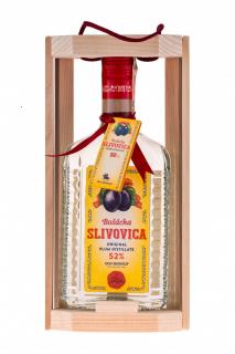 BOŠÁCKA SLIVOVICA 0.70L 52% DREVENÁ KAZETA