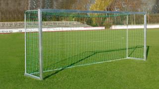 Juniorská futbalová oceľová bránka DOR-SPORT o rozmeroch 5 x 2 m (Menšia juniorská futbalová oceľová bránka o rozmeroch 5 x 2 m. Cena je uvedená len za rám.)