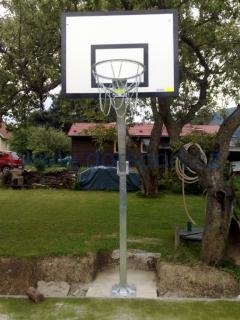 Streetball konštrukcia DOR-SPORT, výšk. nast., do betón. zákl., výš. 1450mm (Vonkajšia výškovo nastaviteľná streeball konštrukcia s vysadením 1450 mm.)