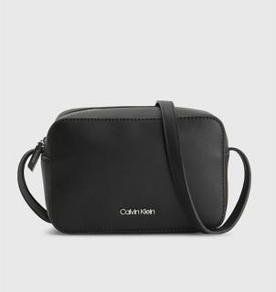 Crossbody  čierna kabelka Calvin Klein