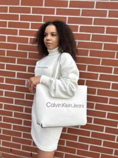 Kabelka Calvin Klein v Ivory farbe