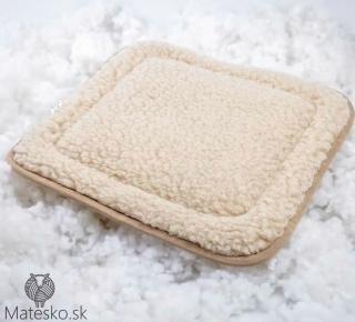 Komfortný sedák z merino vlny s výplňou (Merino sedák baranček)