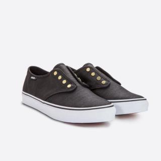 Dámské plátěné tenisky Vans WM Camden Stud Gore Textile Black and Gold v černé barvě VA34926F1 ve velikosti 36