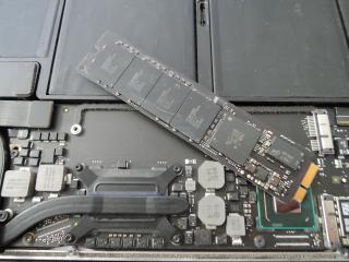 Výměna disku MacBook AIR 128GB SSD