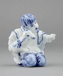 Cibulák Chlapec s ovečkou 7,2 cm originální cibulákový porcelán Dubí, cibulový vzor,