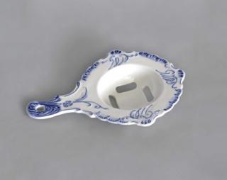 Cibulák Oddělovač bílku 17 cm originální cibulákový porcelán Dubí, cibulový vzor